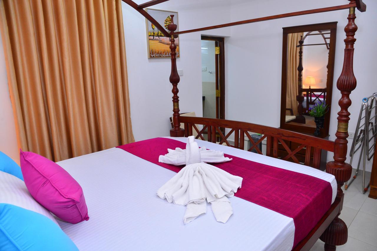 Bed and Breakfast Sunshine Greens Хиккадува Экстерьер фото